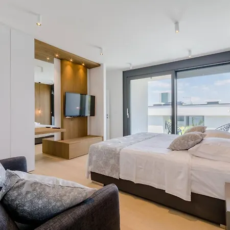 Villa Luxury Ourea Heated Pool
