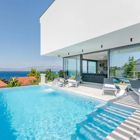 Luxury Ourea Heated Pool Sutivan