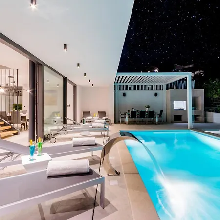 Luxury Ourea Heated Pool * Sutivan