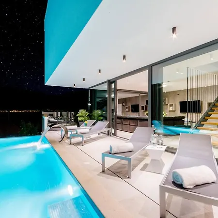 Luxury Ourea Heated Pool *