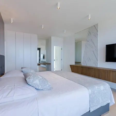 Luxury Ourea Heated Pool סוטיבאן