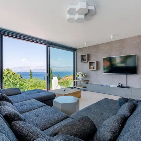 Luxury Ourea Heated Pool Villa *