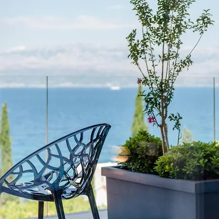Luxury Ourea Heated Pool Villa Sutivan