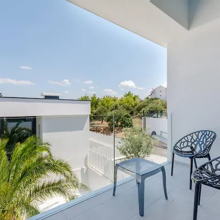 Luxury Ourea Heated Pool Villa