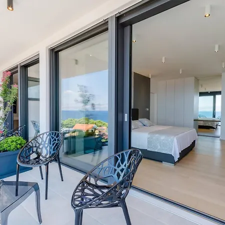 Luxury Ourea Heated Pool Villa Sutivan