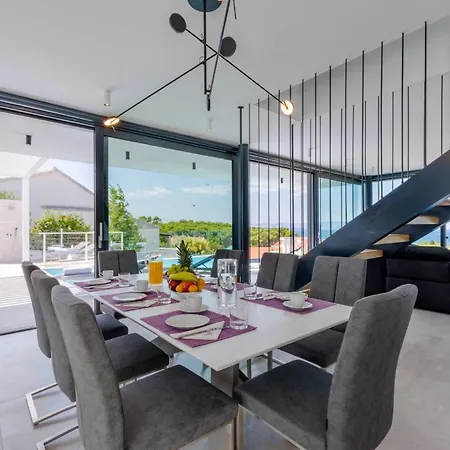 Luxury Ourea Heated Pool Villa *